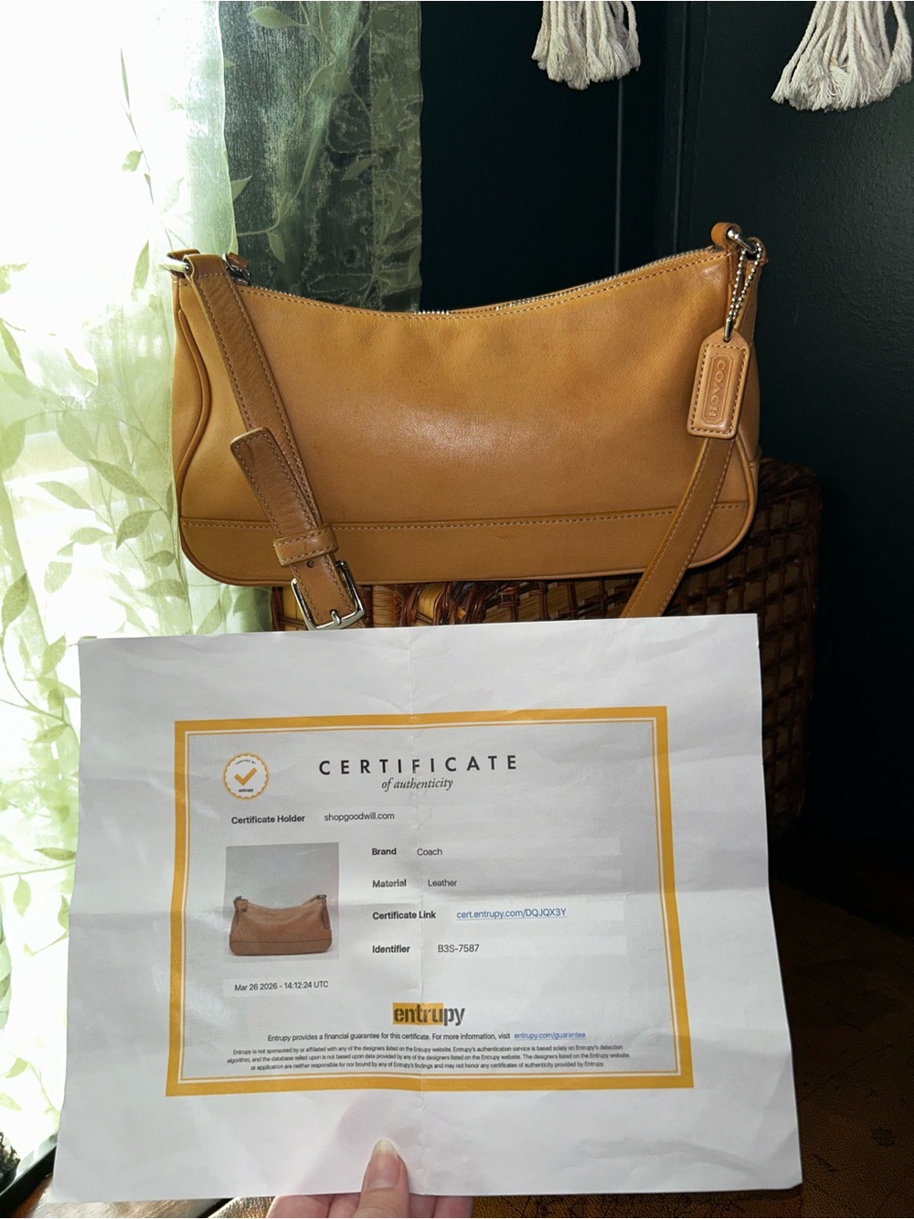 Coach 2003 Hampton Demi Baguette Bag in Camel leather with COA - Picture 2 of 16